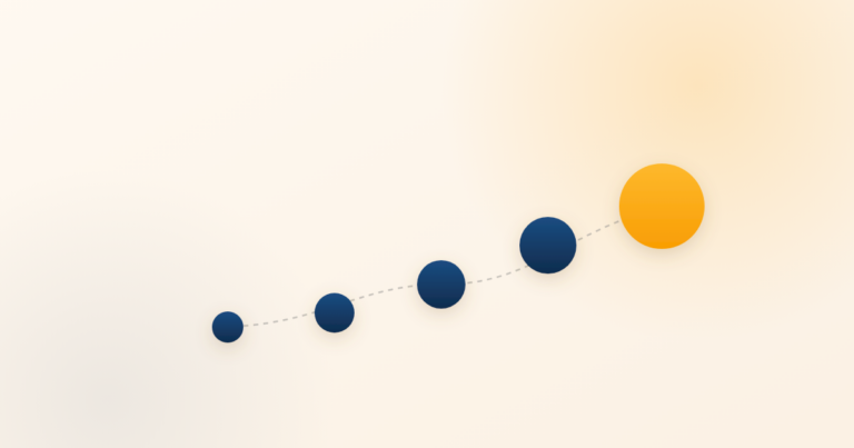 Illustrazione astratta di cerchi blu navy crescenti che confluiscono in un cerchio ambra pi grande, a rappresentare laccumulo in un fondo pensione da forfettario